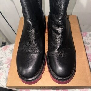 Womens Bertuchi Black & Burgundy Ankle Boots Size 40/9